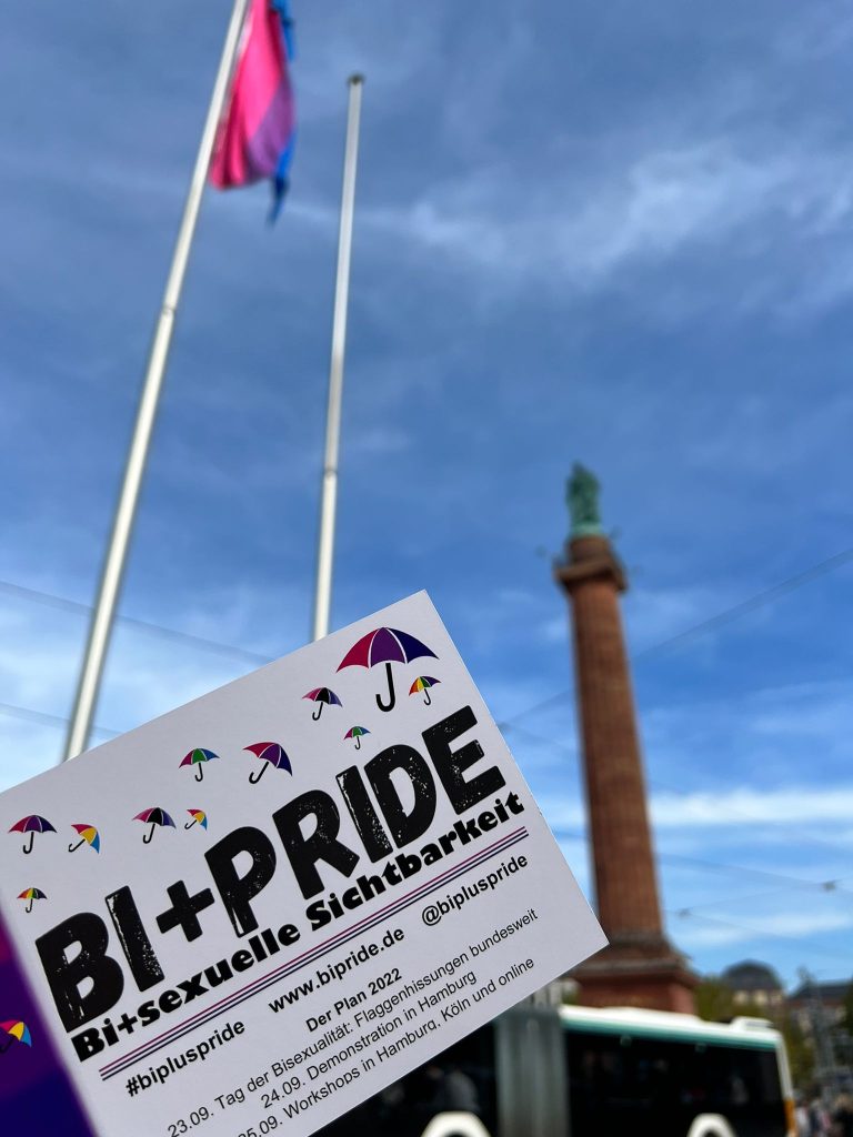 Bisexuellenflagge auf dem Luisenplatz